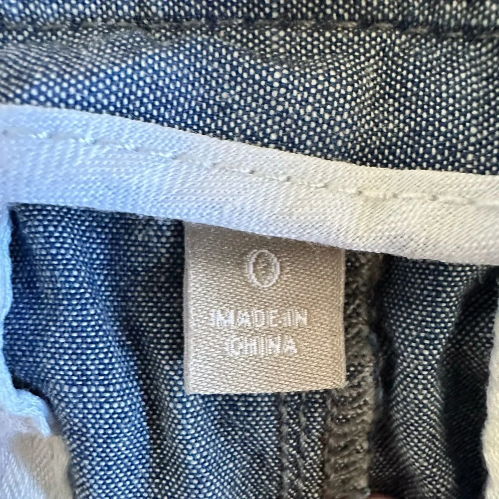 💙 Banana Republic Chambray Bermuda Shorts 100% Cotton Size 0 💙